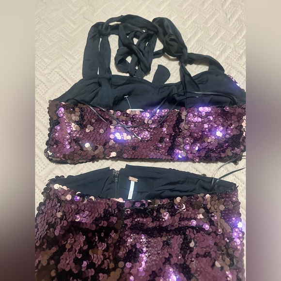 Free People Star Bright Sequin Two-Piece Crop Top & Midi
Skirt NWT Size 6. - Picture 6 of 12
